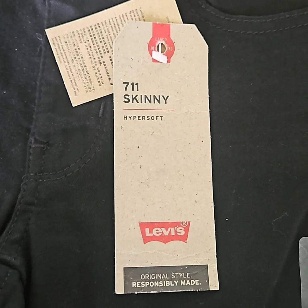 NWT Levi's 711 Skinny hypersoft black jeans women's size W25 L30 - Picture 2 of 6